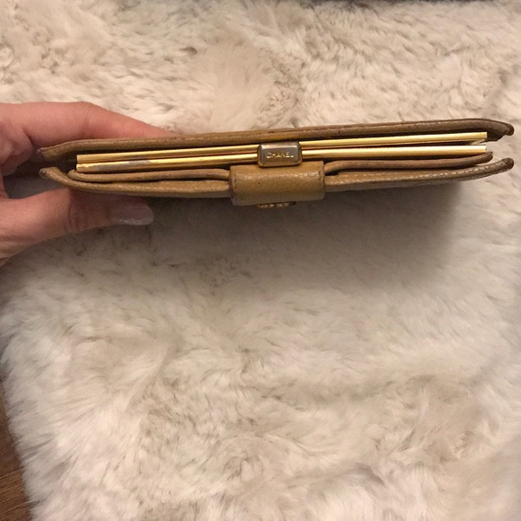 CHANEL - Beige Caviar Bifold Wallet - Picture 5 of 14